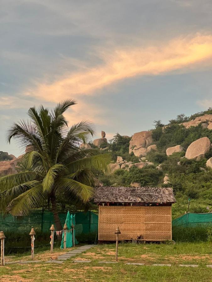 Banana Tree Home Stay Hampi Luaran gambar