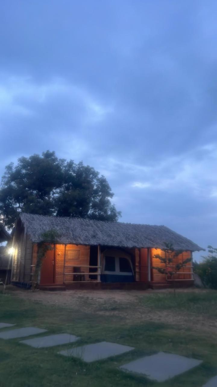 Banana Tree Home Stay Hampi Luaran gambar