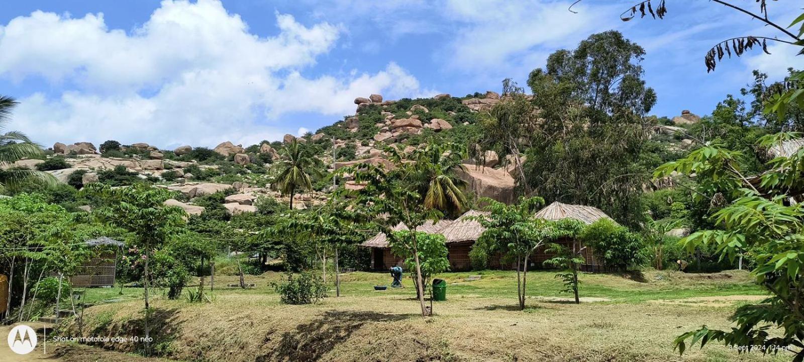 Banana Tree Home Stay Hampi Luaran gambar