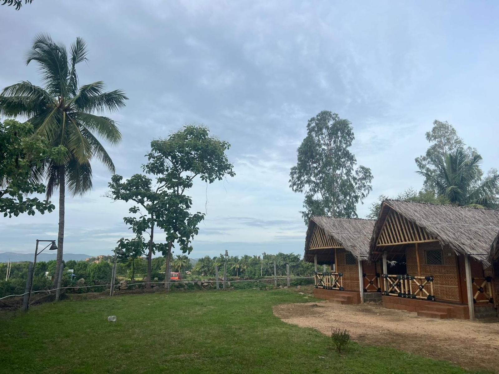 Banana Tree Home Stay Hampi Luaran gambar